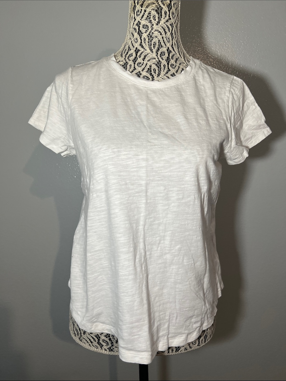 Old Navy White Short Sleeve Crewneck Tee